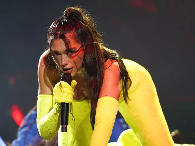 Μουντιάλ 2022: Πώς ο πατέρας της Ντούα Λίπα προσπάθησε να οργανώσει εν αγνοία της εμφάνισή της στην τελετή έναρξης του Παγκοσμίου Κυπέλλου