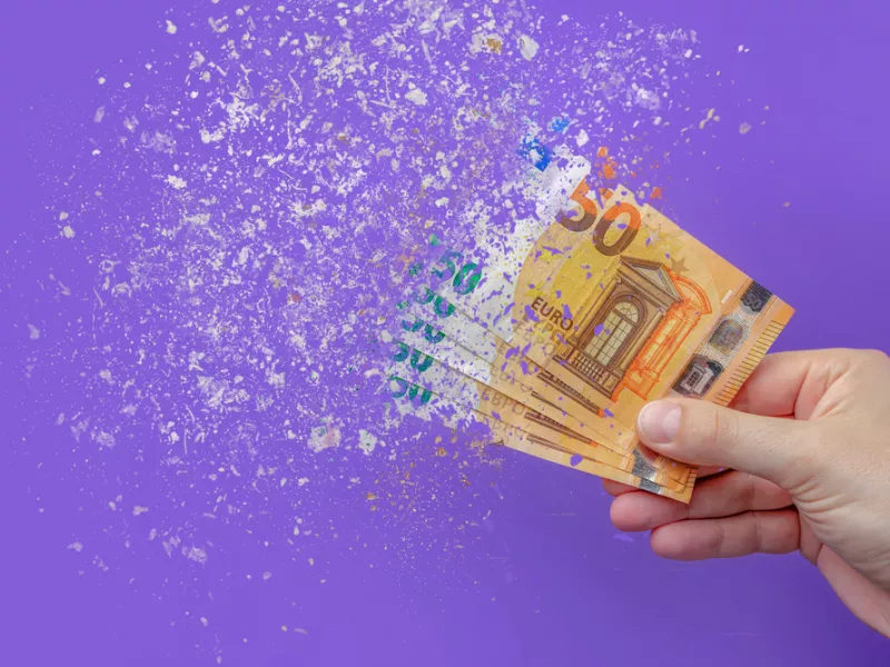 Ο πληθωρισμός εξανεμίζει τα λεφτά 