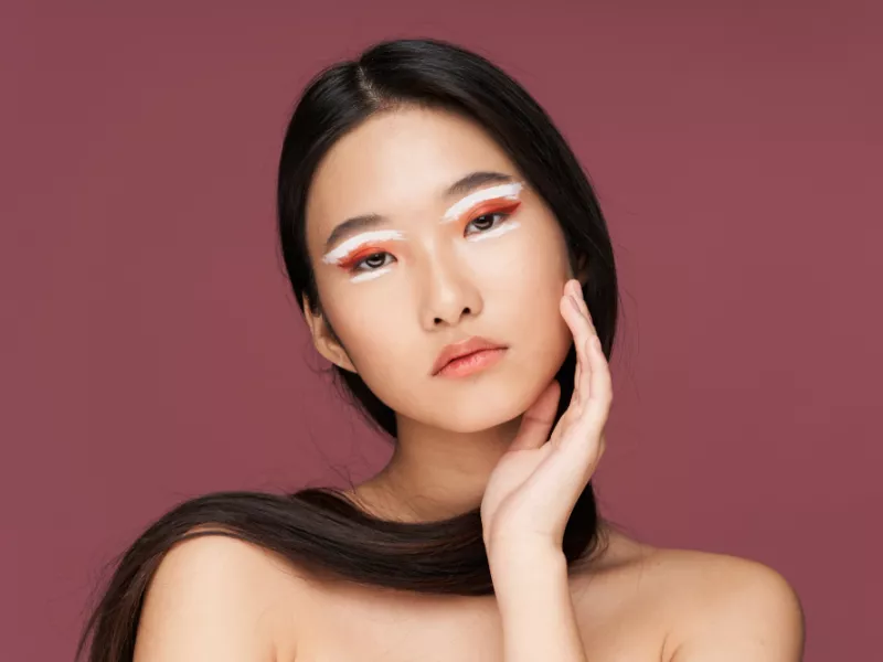 Υιοθέτησε το dotted white eyeliner