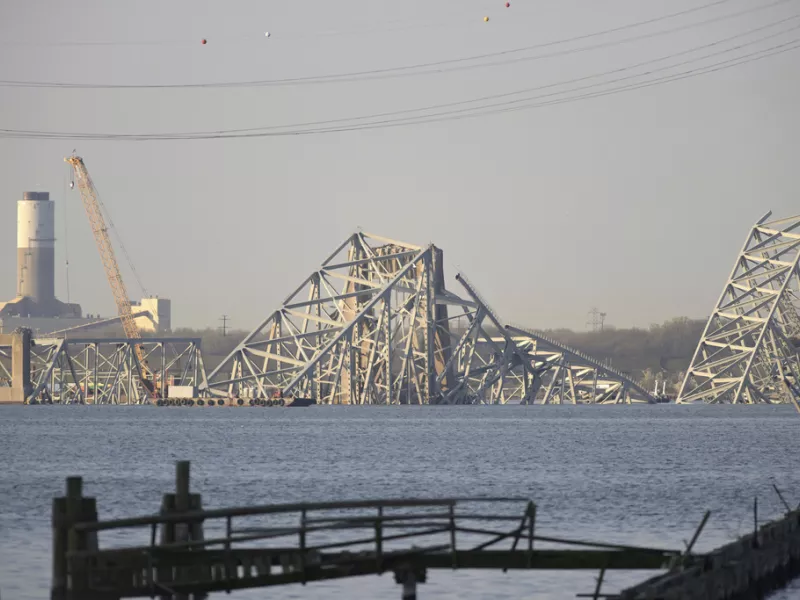 Έρευνα για την κατάρρευση της γέφυρας στη Βαλτιμόρη από τις αρχές στις ΗΠΑ