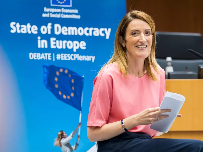 Metsola: Η μικρή νησιώτισσα που μετρούσε τα άστρα της Ευρώπης, μια από τις 4 «πόλους» της Ένωσης 