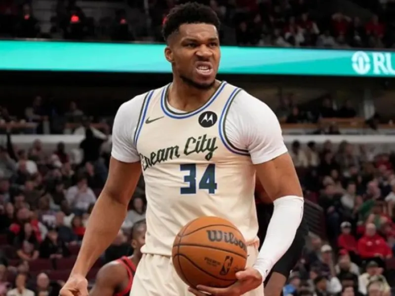 Ο Αντετοκούνμπο στο «κάδρο» των Μπλέιζερς