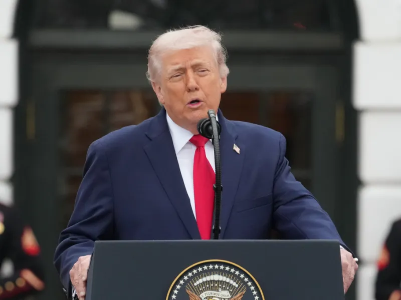 Ο Τραμπ ομιλεί 