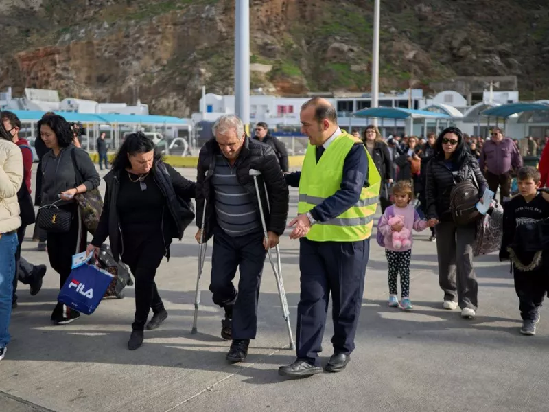 Σαντορίνη: Οι σεισμοί στα διεθνή μέσα ενημέρωσης – Δείτε φωτογραφίες 