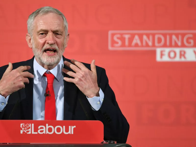 Brexit συμφωνία: Δημοψήφισμα ζητά ο Κόρμπιν