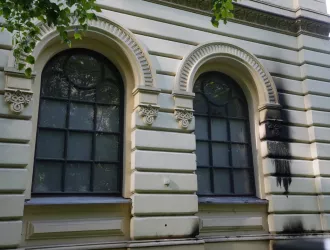Επίθεση με μολότοφ σε ιστορική εβραϊκή συναγωγή στη Βαρσοβία