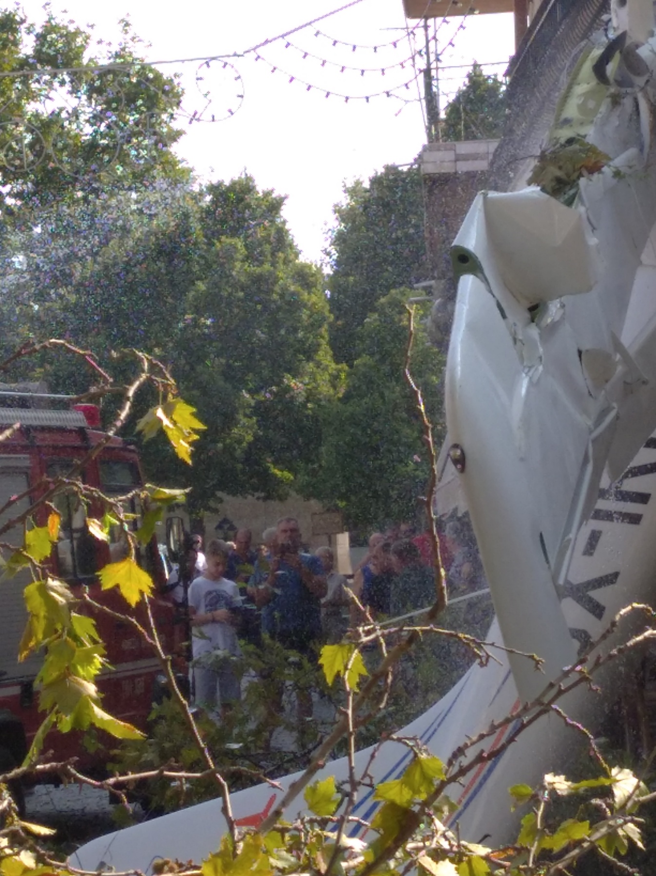 Αεροπλάνο έπεσε σε σπίτι στην Πρώτη Σερρών (ΦΩΤΟΓΡΑΦΙΕΣ)