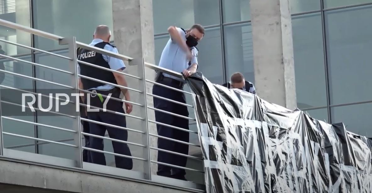 femen berlin turkey police pigi ruptly