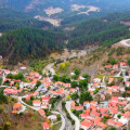 Γρεβενά: Το πετρόχτιστο χωριό που τη δεκαετία του ’70 μεταμορφώθηκε για τον «Μεγαλέξανδρο»