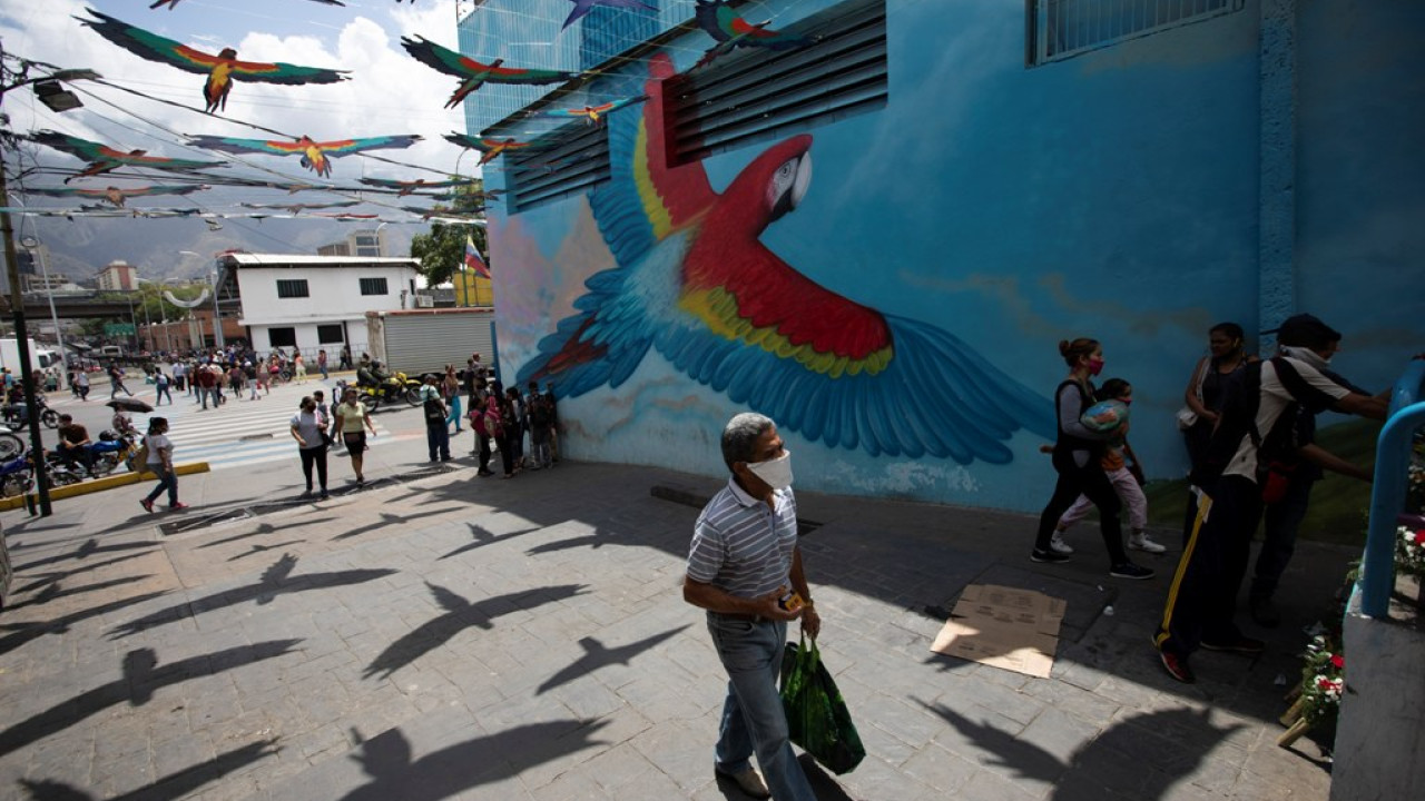Το Ίδρυμα Κλούνεϊ προσέφυγε κατά της Βενεζουέλας, κατηγορώντας την για εγκλήματα κατά της ανθρωπότητας