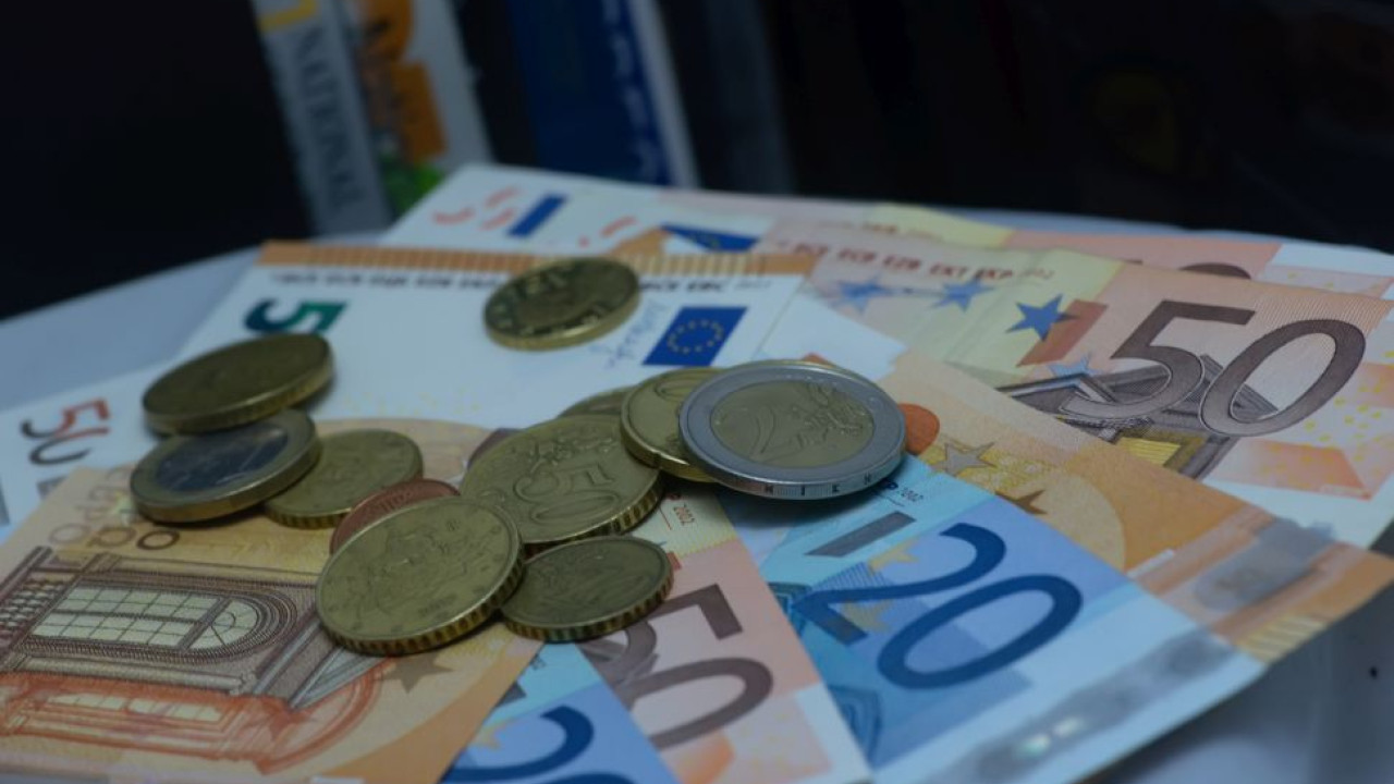 Αύριο η έκτακτη οικονομική ενίσχυση των 250 ευρώ σε χαμηλοσυνταξιούχους, αναπήρους και ανασφάλιστους υπερήλικες
