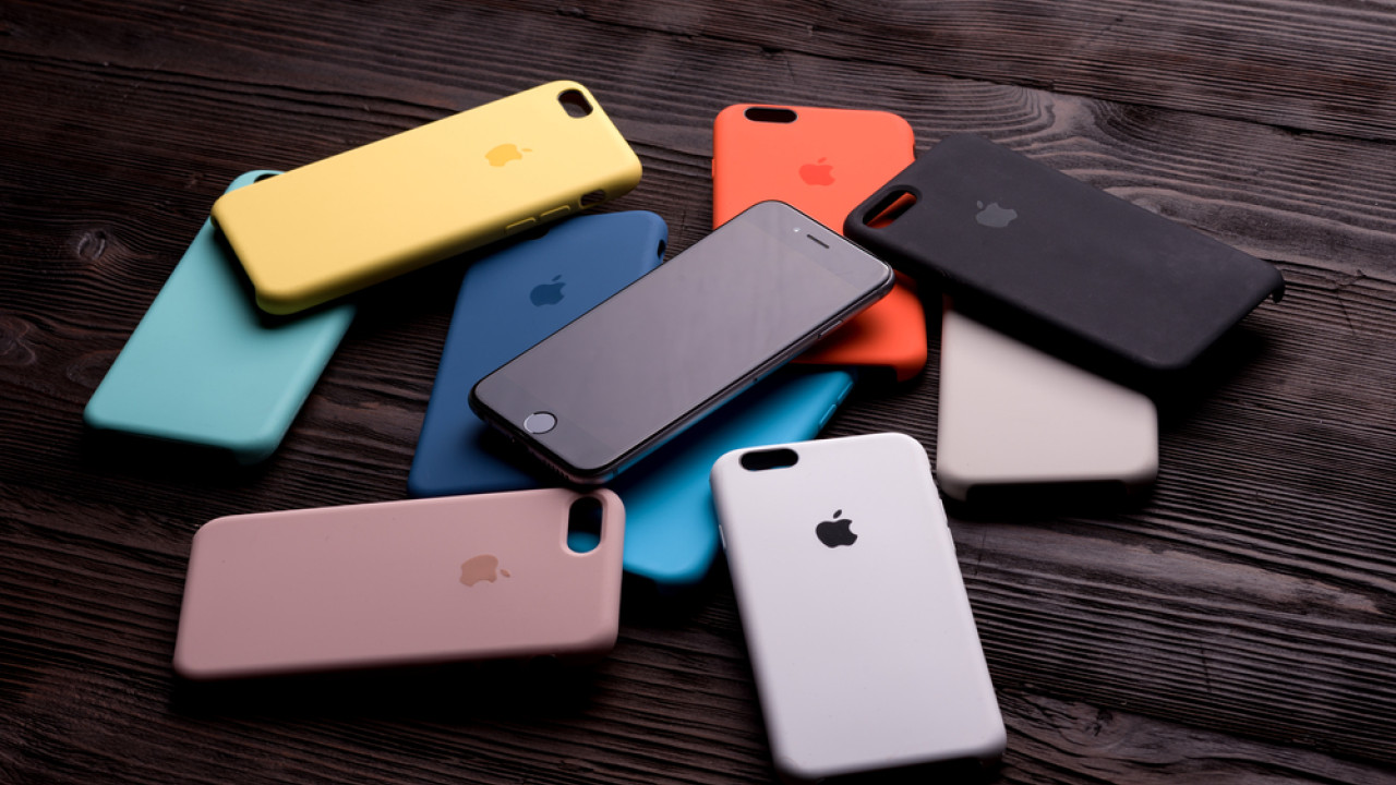 Η Apple θα επιτρέψει κι άλλα app stores στα iPhone στην ΕΕ