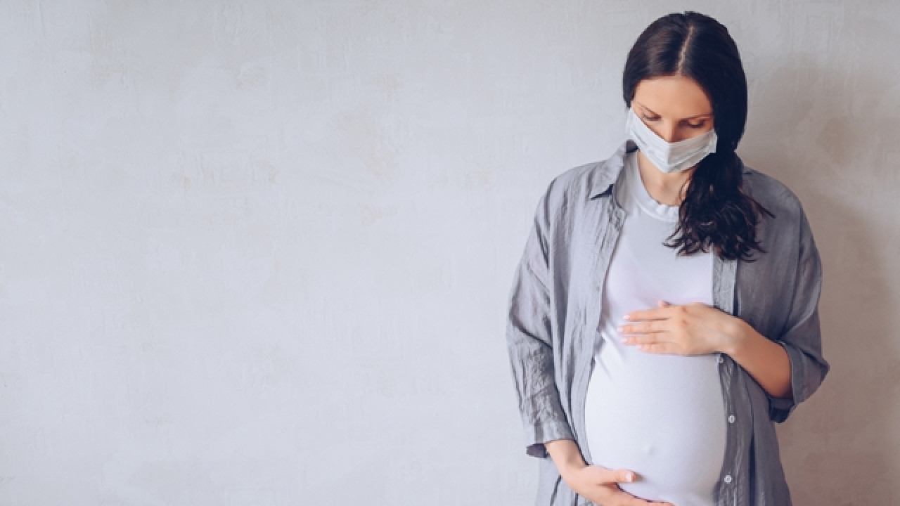Κορωνοϊός και εγκυμοσύνη: Με ποιες διαταραχές σε αρσενικά βρέφη συνδέεται η νόσηση