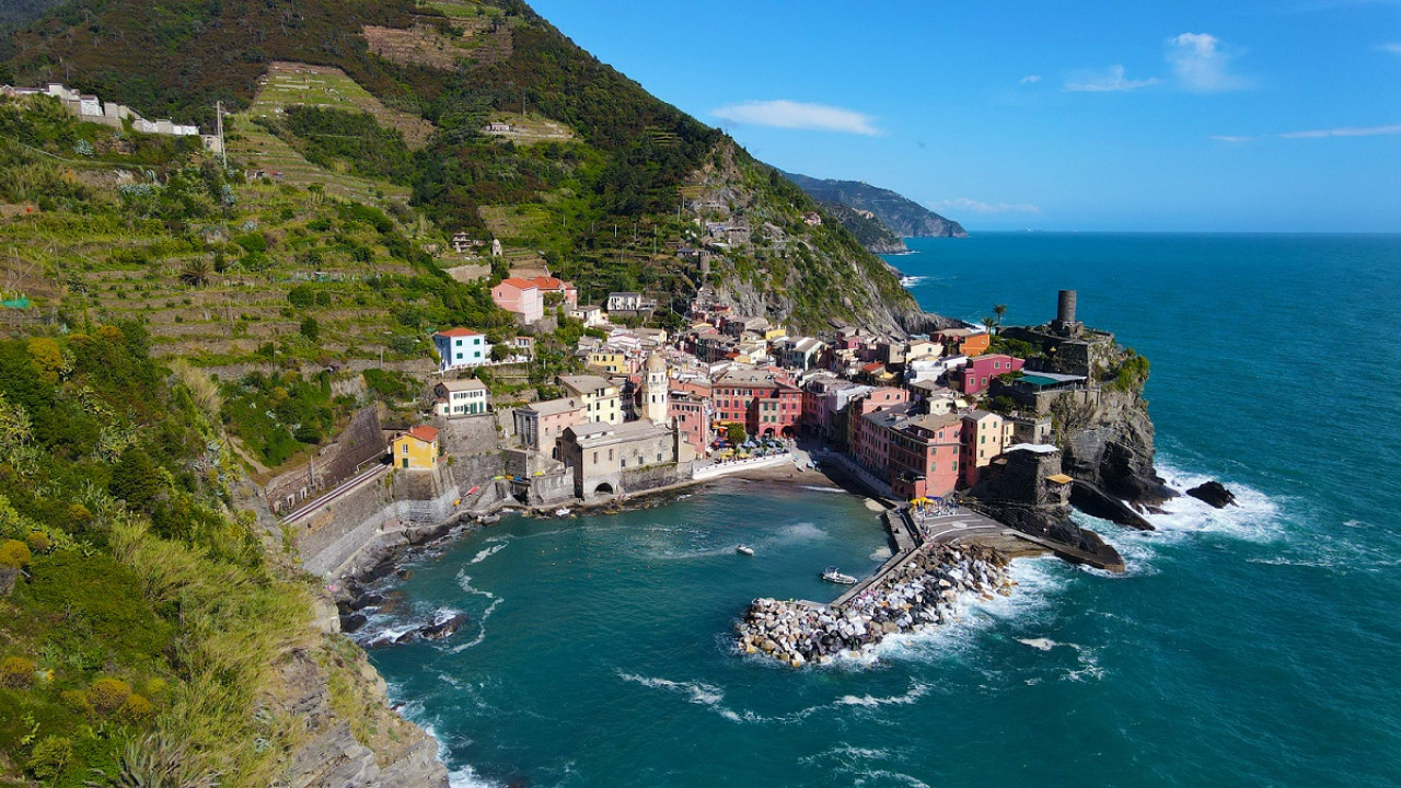 The Happy Traveller in Cinque Terre – Nord Italia – Guarda le foto – trailer
