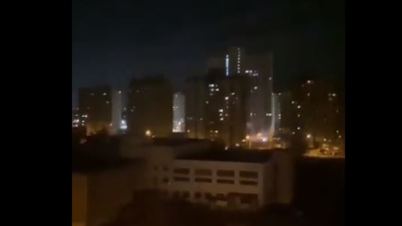 Κίεβο: Χωρίς ηλεκτρικό ρεύμα 130.000 Ουκρανοί μετά τους ρωσικούς βομβαρδισμούς