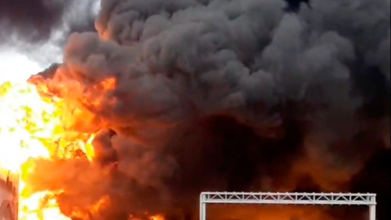Ρωσία: Στις φλόγες αποθήκη πυρομαχικών κοντά στα σύνορα με την Ουκρανία - Προληπτική εκκένωση 2 χωριών