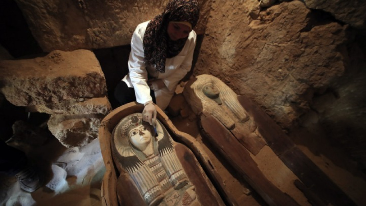 Αίγυπτος: Μούμιες με χρυσές γλώσσες έφερε στο φως η αρχαιολογική σκαπάνη