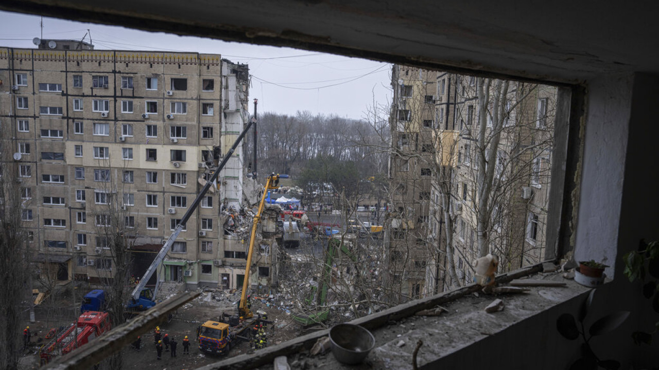 Παρίσι και Καμπέρα θα εφοδιάσουν την Ουκρανία με χιλιάδες οβίδες των 155 χιλιοστών