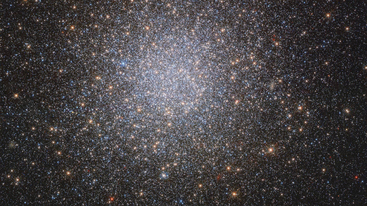 Το Hubble κατασκοπεύει ένα σφαιρικό αστρικό σμήνος