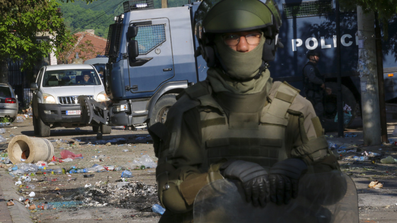Οργή της Ουάσιγκτον κατά της Πρίστινα: Άτυπες κυρώσεις εξαιτίας της αστυνομικής επέμβασης στο βόρειο Κόσοβο