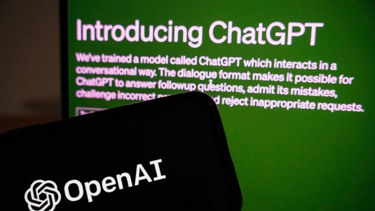Το ChatGPT διαθέσιμο πλέον και σε smartphones- Τι αφορά η εφαρμογή Τεχνητής Νοημοσύνης που «ταρακουνά» το διαδίκτυο