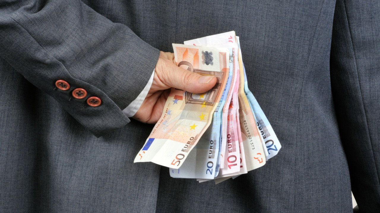«Λογοδοτούν» στην εφορία 20 χιλ. φορολογούμενοι με δηλωμένα εισοδήματα κάτω από 10 χιλιάδες ευρώ αλλά όχι αντίστοιχη ζωή