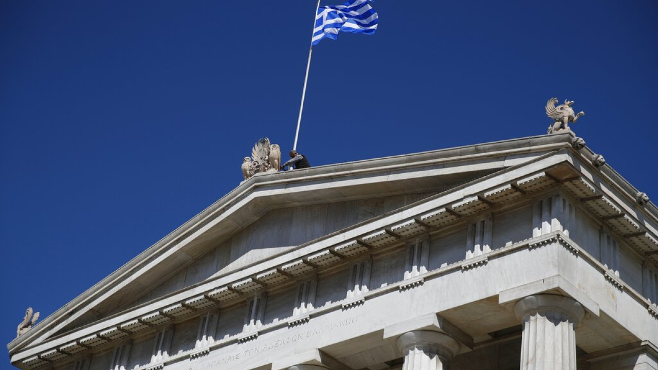 Και πάλι πρωταθλήτρια η Ελλάδα στη μείωση του χρέους