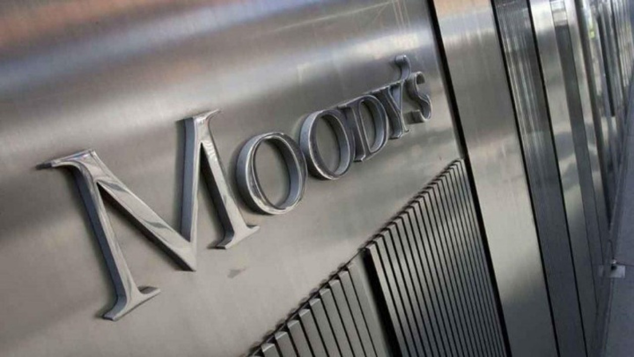 Ο Moody’s υποβάθμισε την προοπτική του αξιόχρεου των ΗΠΑ σε «αρνητική»