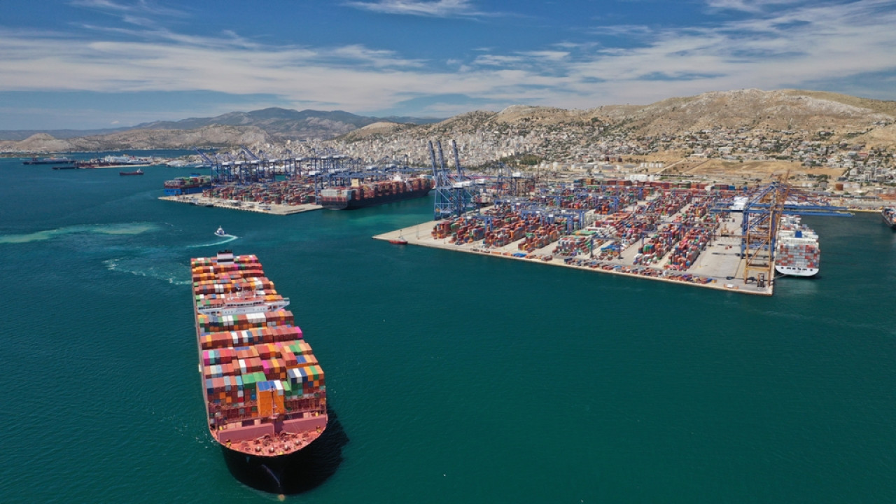 Handelsblatt: Κινεζικές επενδύσεις δισεκατομμυρίων στην Ελλάδα – Πρωτοφανής άνοδος του Πειραιά 