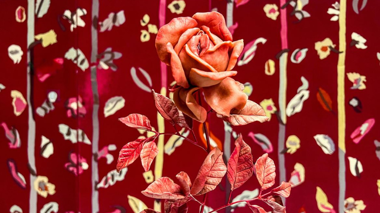 «Les Fleurs du Mal»: Έκθεση με θέμα τα λουλούδια διοργάνωσε ο οίκος Guerlain στο Παρίσι