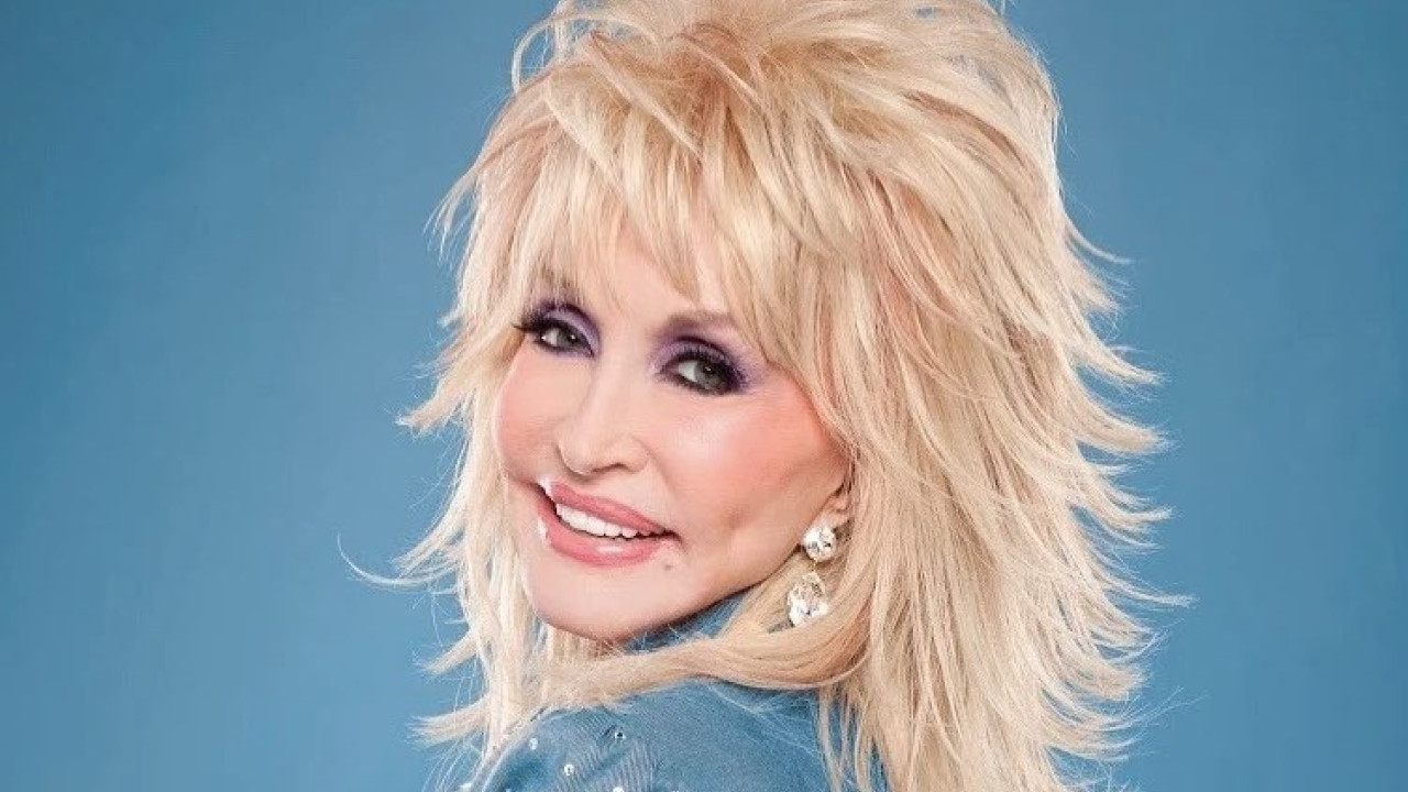 Dolly Parton: Σήμερα γίνεται 78 ετών – Τα 10 τραγούδια της που άφησαν εποχή
