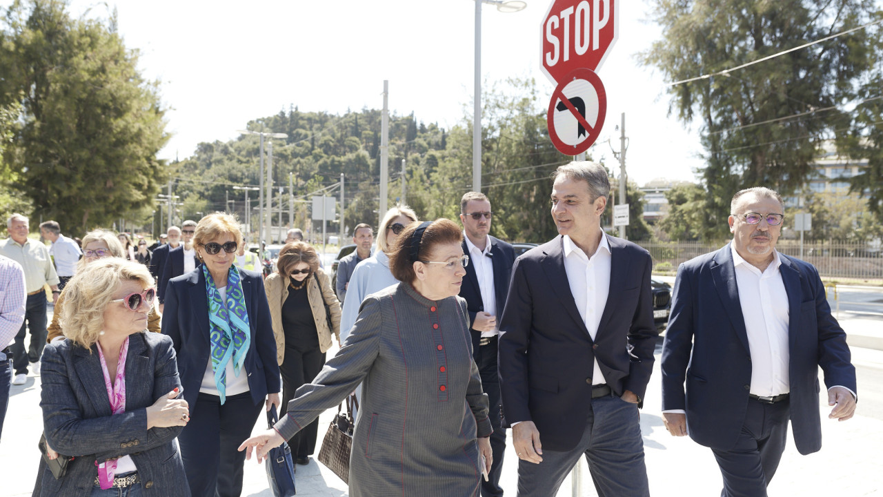 &Sigma;&tau;&eta;&nu; &alpha;&nu;&alpha;&nu;&epsilon;&omega;&mu;έ&nu;&eta; &Beta;&alpha;&sigma;. Ό&lambda;&gamma;&alpha;&sigmaf; &omicron; &Kappa;. &Mu;&eta;&tau;&sigma;&omicron;&tau;ά&kappa;&eta;&sigmaf;: &laquo;Έ&nu;&alpha; ό&rho;&alpha;&mu;&alpha; &delta;&epsilon;&kappa;&alpha;&epsilon;&tau;&iota;ώ&nu; έ&gamma;&iota;&nu;&epsilon; &pi;&rho;&alpha;&gamma;&mu;&alpha;&tau;&iota;&kappa;ό&tau;&eta;&tau;&alpha;&raquo; - &Delta;&epsilon;ί&tau;&epsilon; &epsilon;&iota;&kappa;ό&nu;&epsilon;&sigmaf;, &beta;ί&nu;&tau;&epsilon;&omicron;