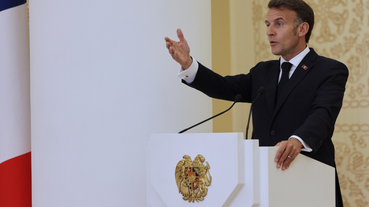 Μακρόν: Επείγει να σιγήσουν τα όπλα στον Λίβανο