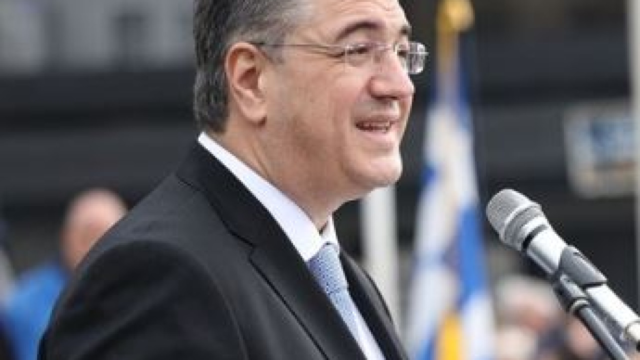 Τζιτζικώστας: Παρέδωσε επιταγή 277 εκατ. για οδικά και σιδηροδρομικά έργα στην Αλεξανδρούπολη
