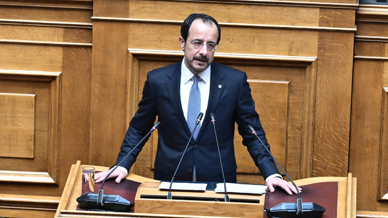 Live: &Eta; &omicron;&mu;&iota;&lambda;ί&alpha; &tau;&omicron;&upsilon; &pi;&rho;&omicron;έ&delta;&rho;&omicron;&upsilon; &tau;&eta;&sigmaf; &Kappa;ύ&pi;&rho;&omicron;&upsilon;, &Nu;ί&kappa;&omicron;&upsilon; &Chi;&rho;&iota;&sigma;&tau;&omicron;&delta;&omicron;&upsilon;&lambda;ί&delta;&eta;, &sigma;&tau;&eta; &Beta;&omicron;&upsilon;&lambda;ή