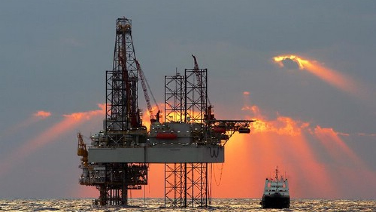 Αυξάνεται η τιμή του πετρελαίου - Πονοκέφαλος για τους κεντρικούς τραπεζίτες