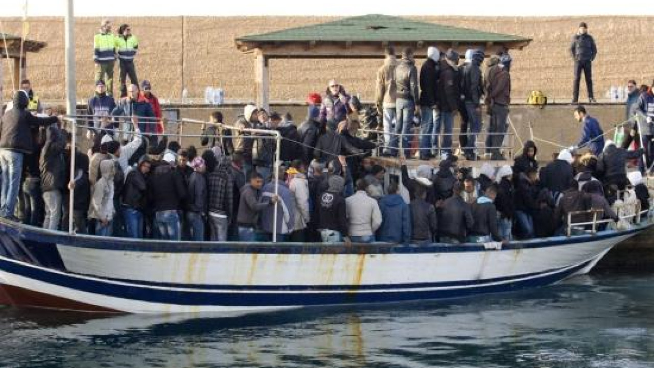 Italia: immigrati e rifugiati chiedono di sbarcare al porto di Catania