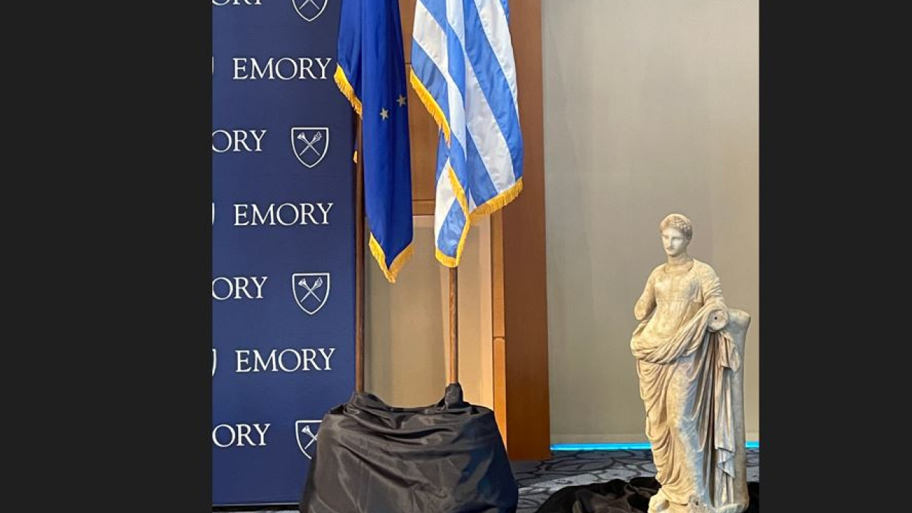Μινωική λάρνακα, γυναικείο άγαλμα και ανδρική μορφή από επιτύμβιο ναίσκο πίσω στην Ελλάδα από το Μουσείο Carlos των ΗΠΑ