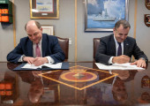 Οι δύο υπουργοί υπέγραψαν στο Πόρτσμουθ  τη Διακήρυξη Ενιαίου Οράματος,