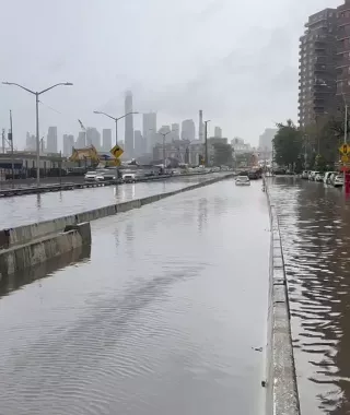 Πλημμύρες στη Νέα Υόρκη μετά από σφοδρές βροχοπτώσεις
