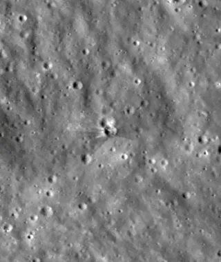 Εικόνες της NASA αποκαλύπτουν τον κρατήρα που άφησε η συντριβή πυραύλου της SpaceX στη Σελήνη