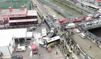 Κωνσταντινούπολη σύγκρουση τραμ λεωφορείο
