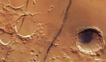 Τεράστια ενεργή στήλη μάγματος κάτω από τον Άρη