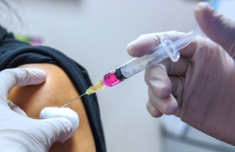 Γερμανός ιολόγος: Τα εμβόλια δεν θα είναι τέλεια ή 100% αποτελεσματικά