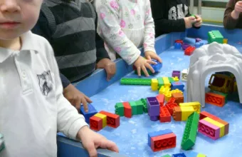Θεσσαλονίκη: Στο αυτόφωρο μια βρεφονηπιοκόμος που κατηγορείται για ξυλοδαρμούς μικρών παιδιών