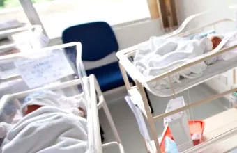 Δώδεκα συλλήψεις για εμπλοκή σε μεγάλο κύκλωμα παράνομων υιοθεσιών και εμπορίας ωαρίων