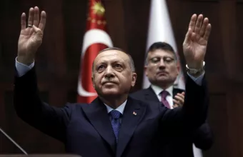 Κι αν δεν παίζει θέατρο ο Ερντογάν;