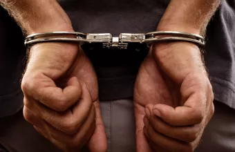 Ρέθυμνο: Παραδόθηκε ο δράστης του διπλού φονικού στα Ανώγεια