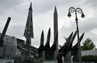 Σεούλ: Η Βόρεια Κορέα ενδέχεται να εκτόξευσε βαλλιστικούς πυραύλους από υποβρύχιο