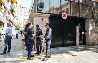 Εισβολή ατόμων στο Τουρκικό προξενείο της Θεσσαλονίκης (ΦΩΤΟ-VIDEO)